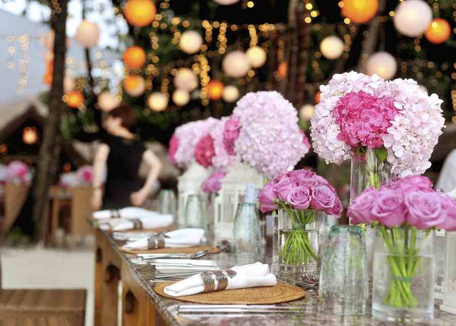 venues place dining room flowers